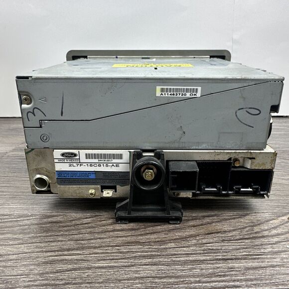 2003 LINCOLN Navigator‎ AM FM Radio Stereo 6 Disc Changer CD Player Factory OEM - Picture 4 of 5